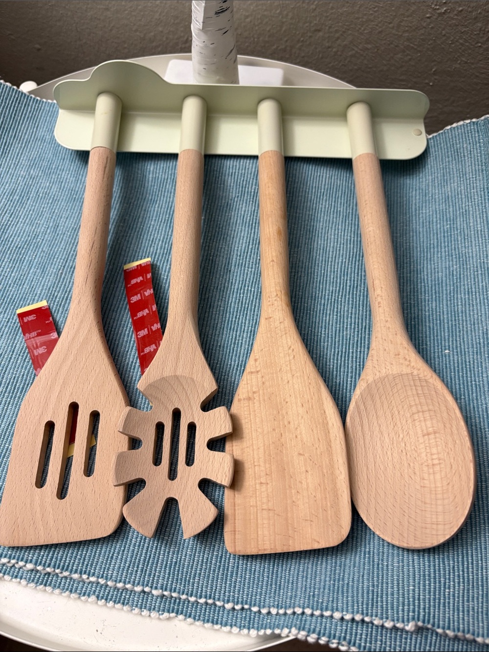 MAGNETIC Wooden Kitchen Utensil Set - Natural Wood